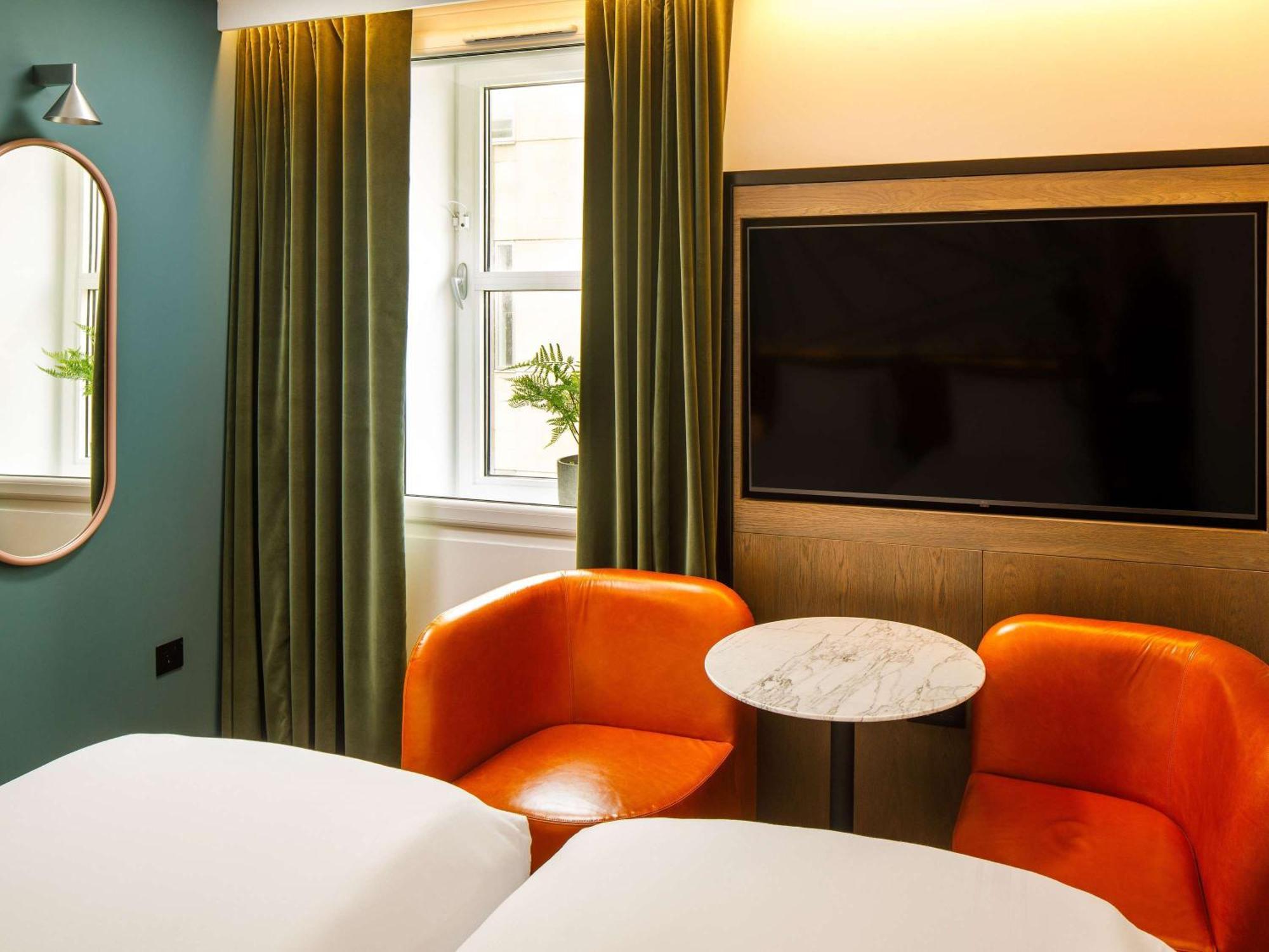 Hotel Ibis Styles St Andrew Square 3*