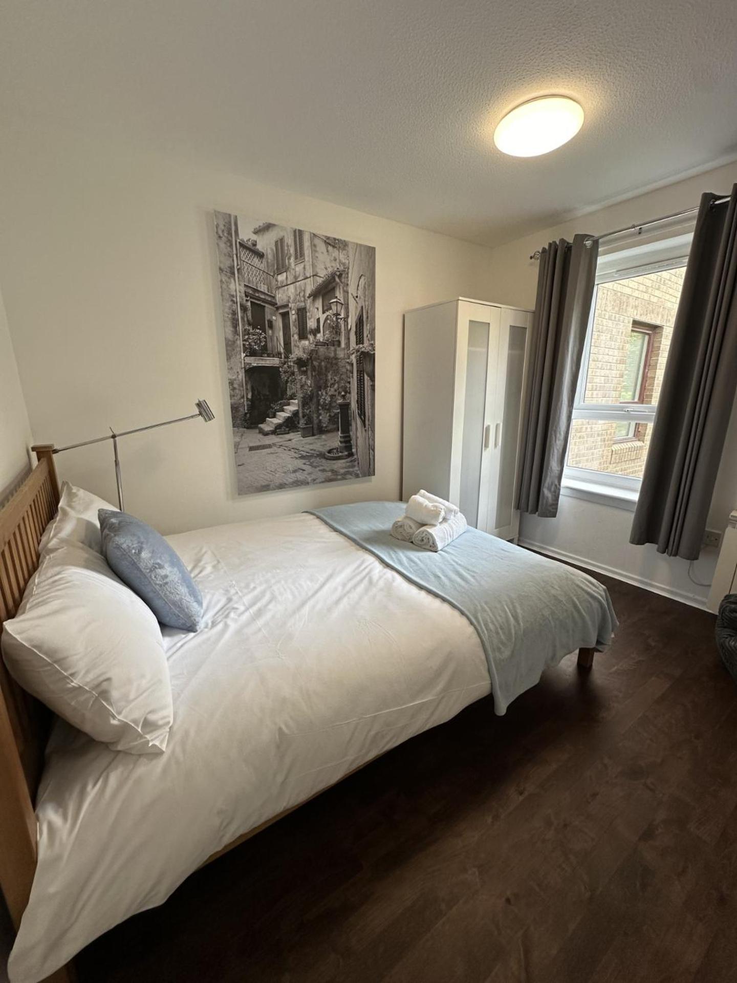 Two Bedroom Flat Close To Meadows With Free Parking By Parking Permit Apartment