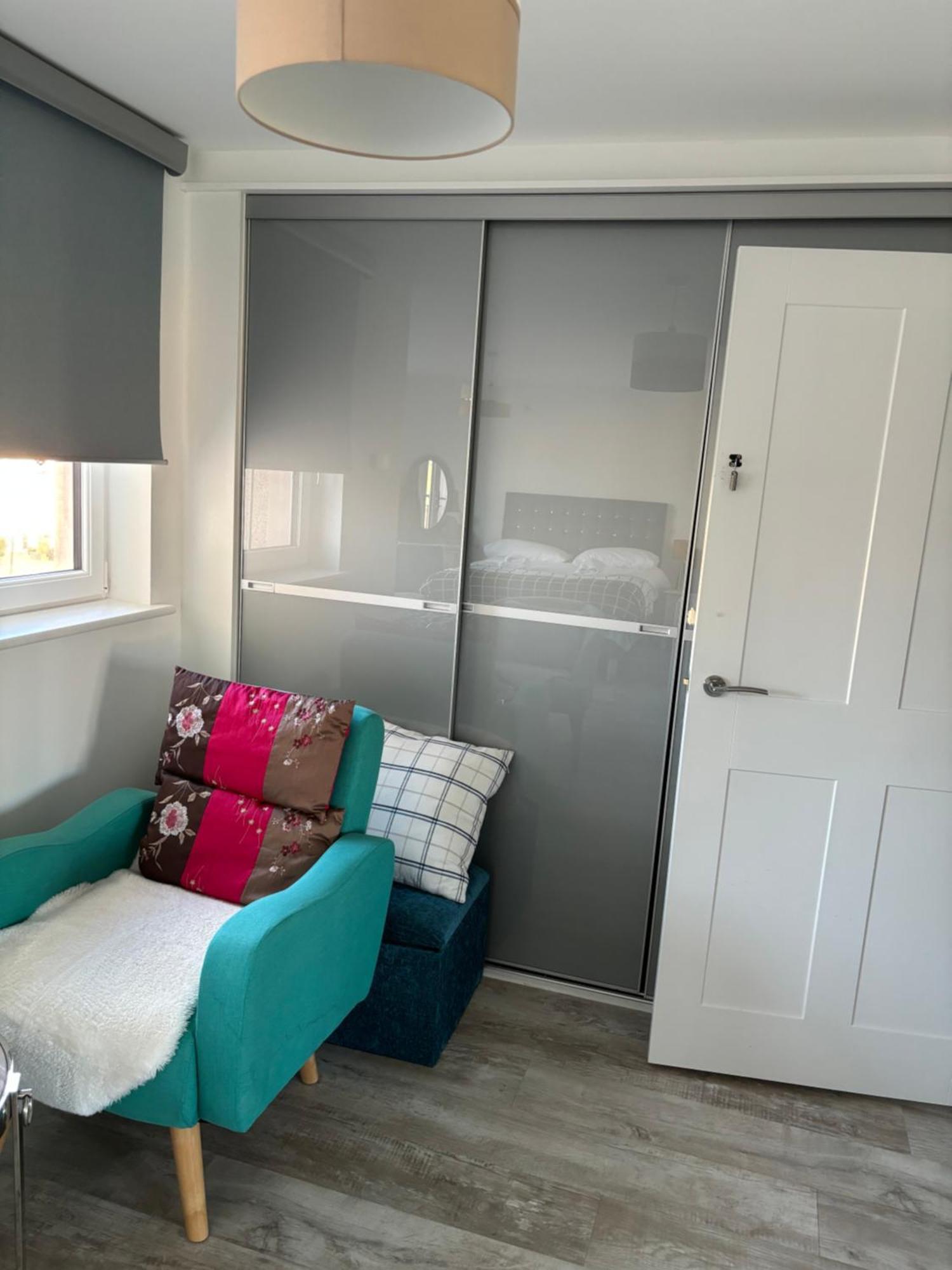 Two Bedrooms With 3 Double Beds 2 Bathrooms *