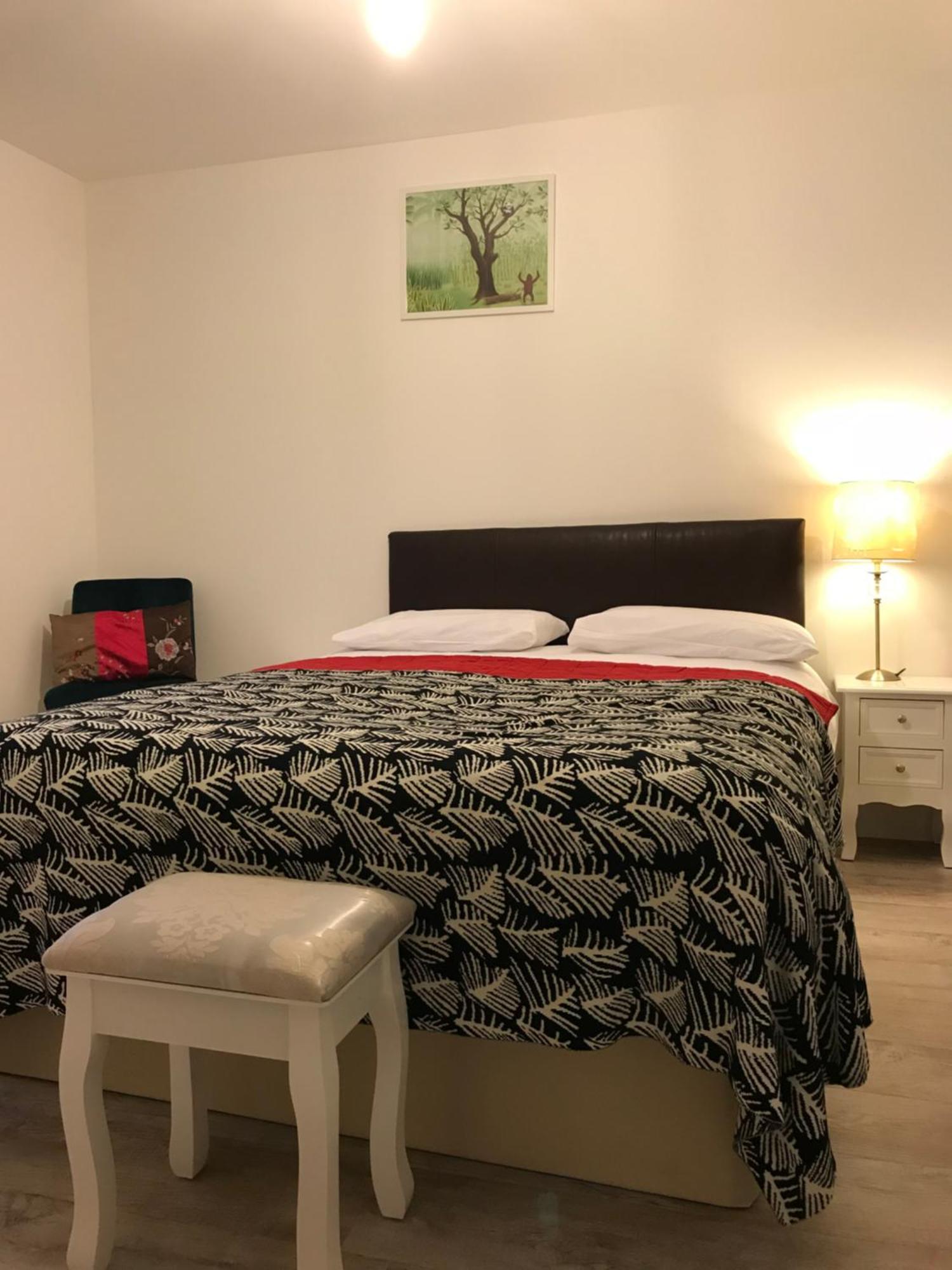 Two Bedrooms With 3 Double Beds 2 Bathrooms * Edinburgh