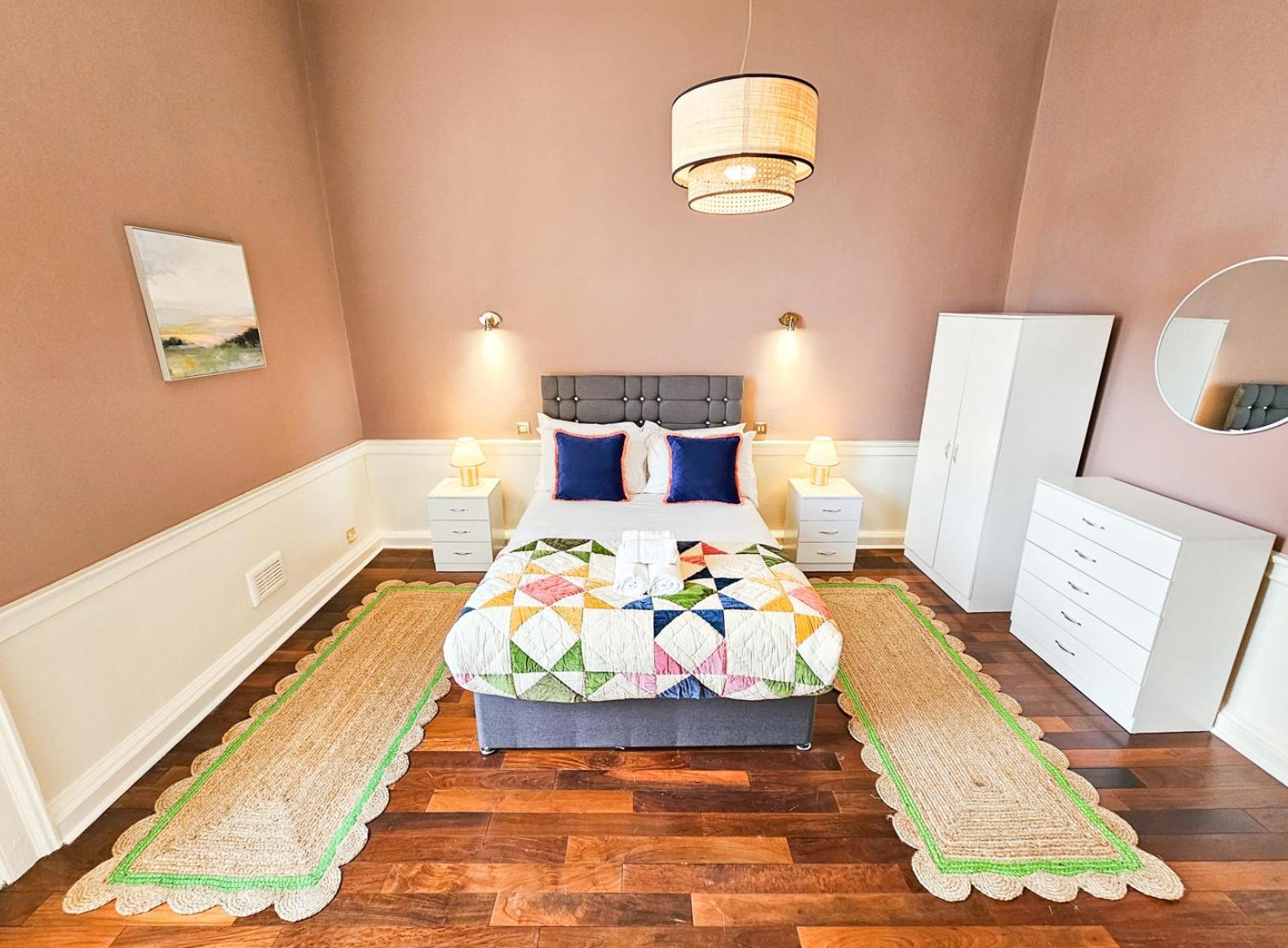 Apartment Spacious 2 Bedroom In The Heart Of New Town Edinburgh
