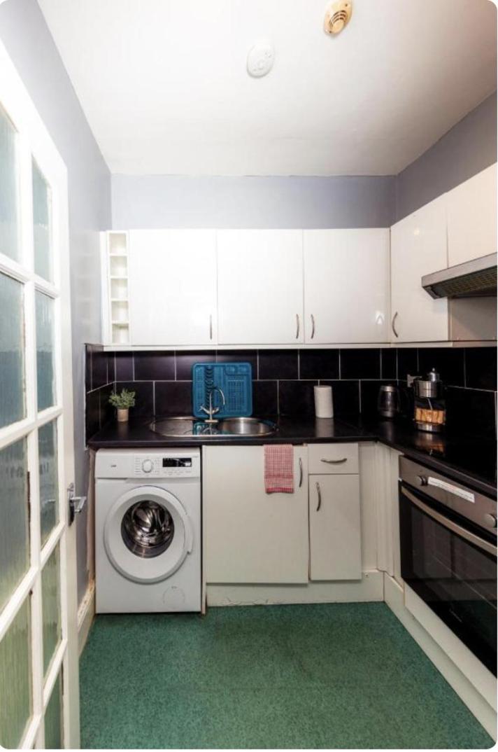 Warm & Welcoming Apartment, City Center - Meadows 8 Apartment EDI