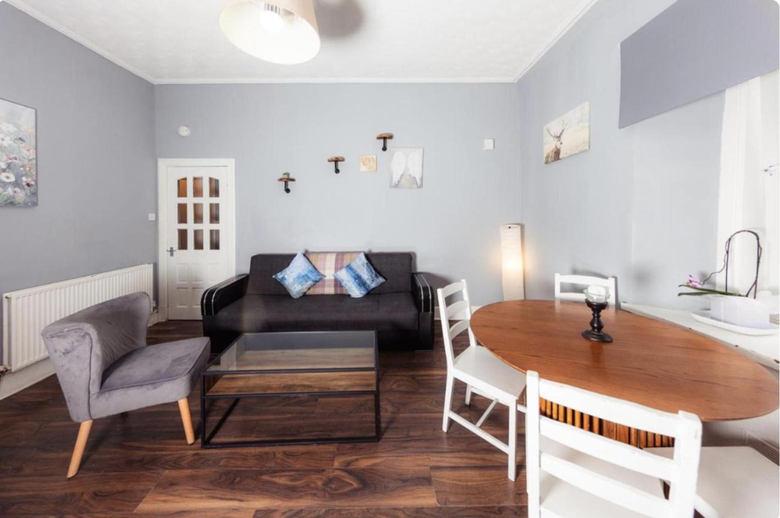 Warm & Welcoming Apartment, City Center - Meadows 8 * EDI