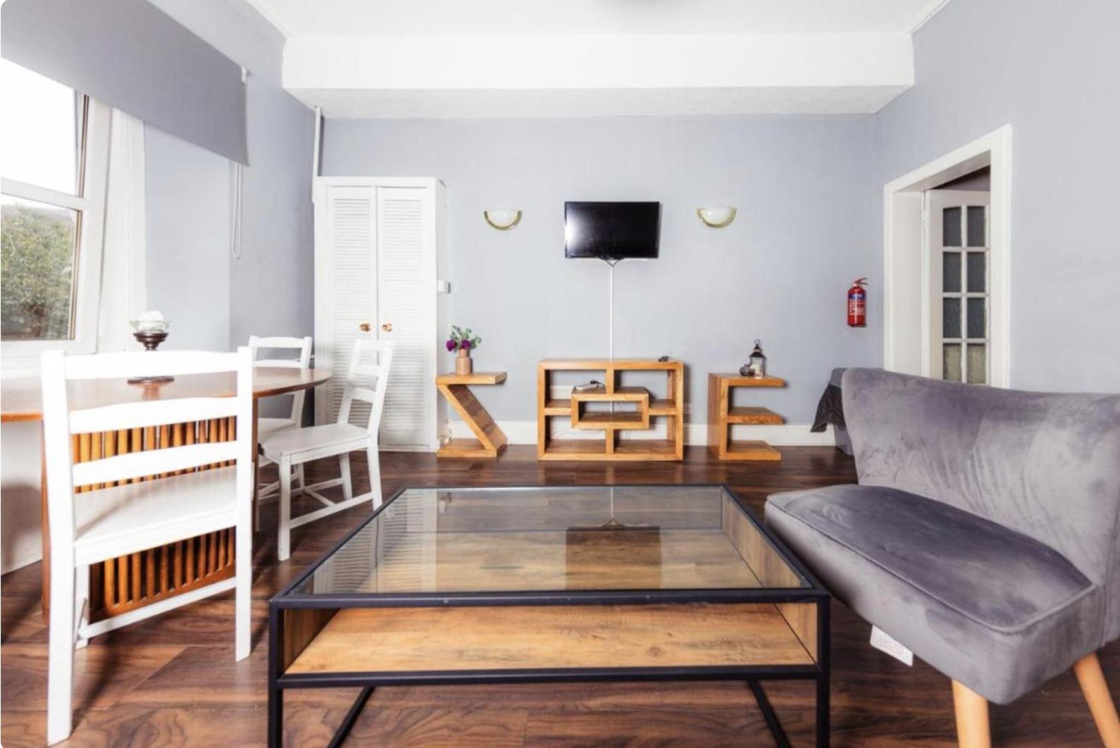 Warm & Welcoming Apartment, City Center - Meadows 8 Apartment EDI
