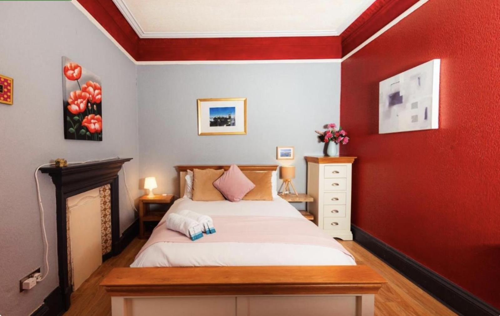 Cozy Holyrood Palace Apartment