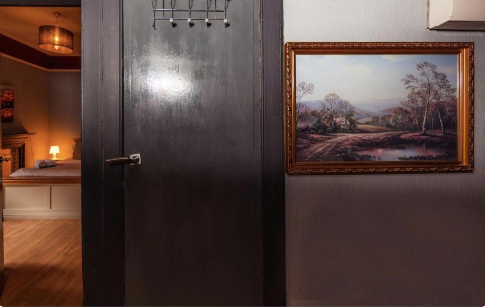 Cozy Holyrood Palace Apartment Edinburgh