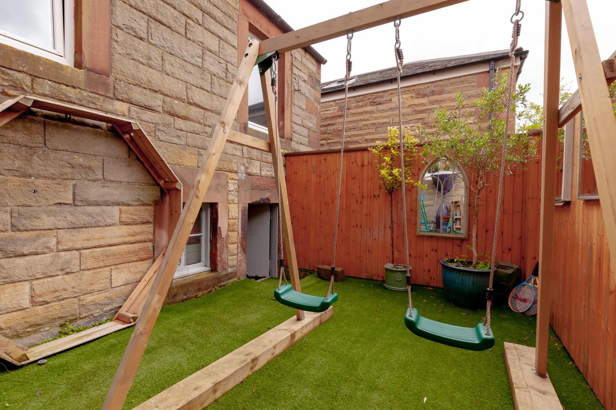 Beautiful Victorian Close To The Botanical Gardens, Free Parking! Apartment