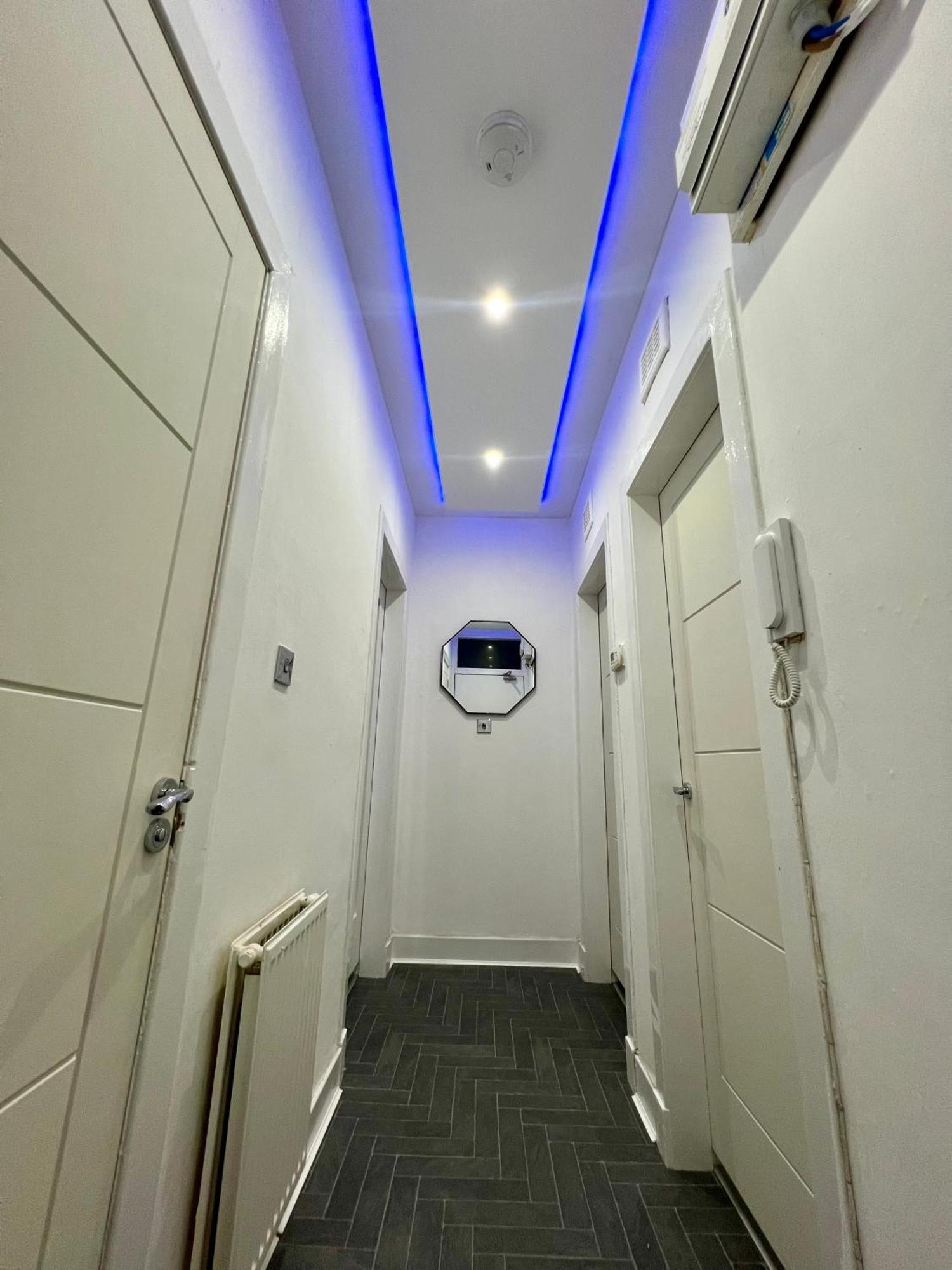 2 Bed Flat In Apartment EDI