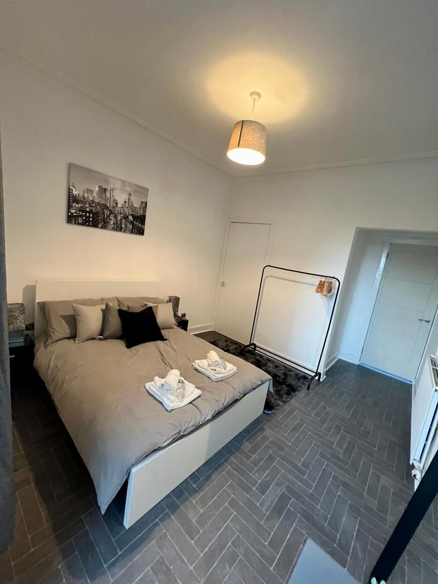 2 Bed Flat In Apartment EDI