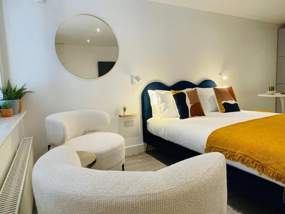 Apartment Designer In With Free Parking
