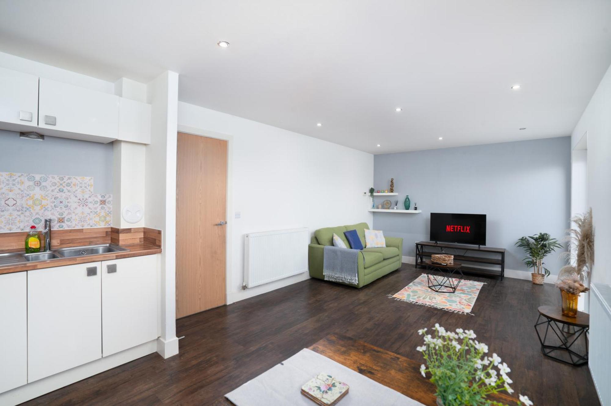 Apartment Near Airport - Free Parking