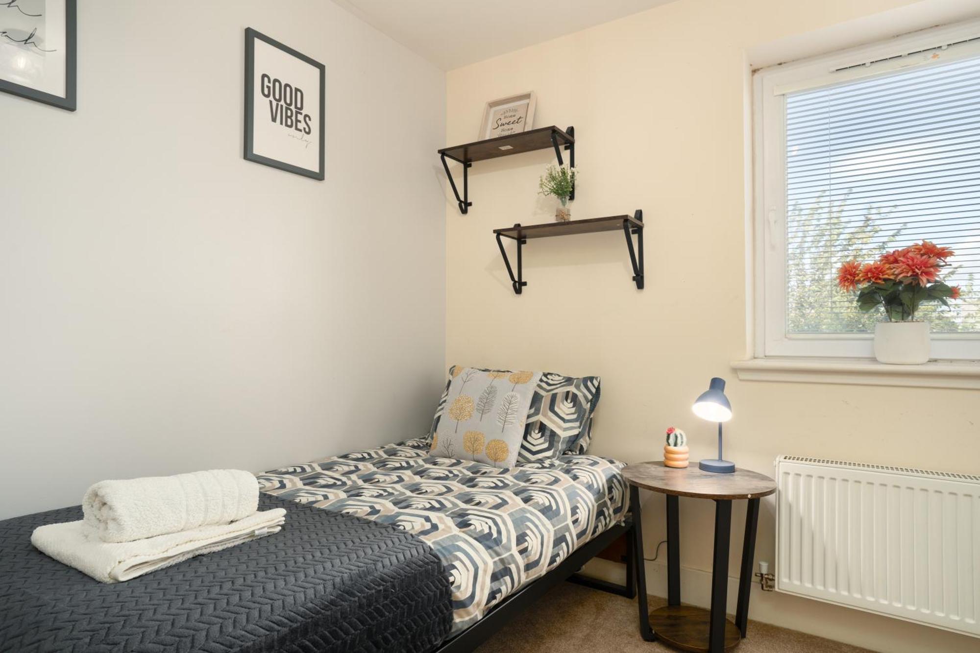 Apartment Near Airport - Free Parking
