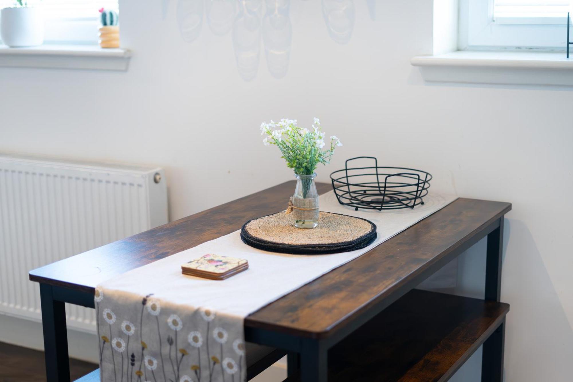 Apartment Near Airport - Free Parking Edinburgh