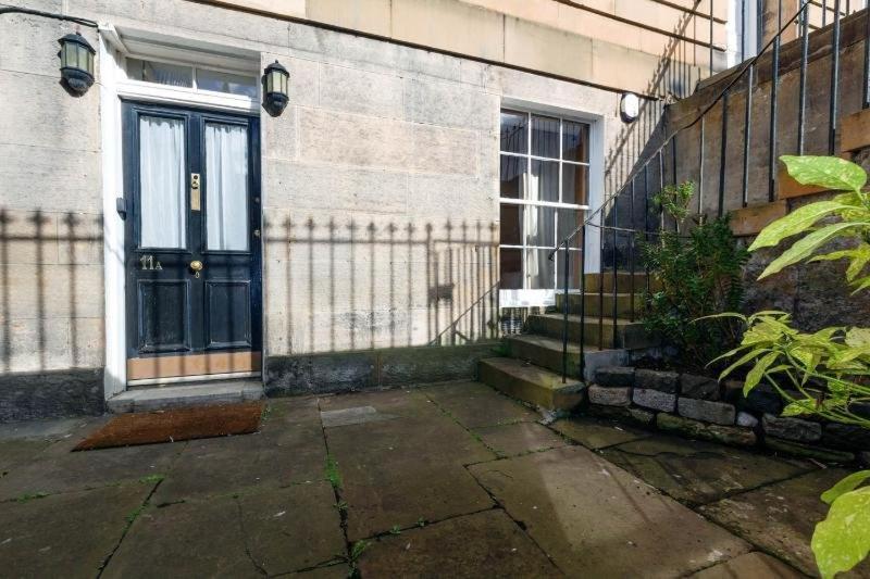 Apartment Spacious New Town Garden Flat