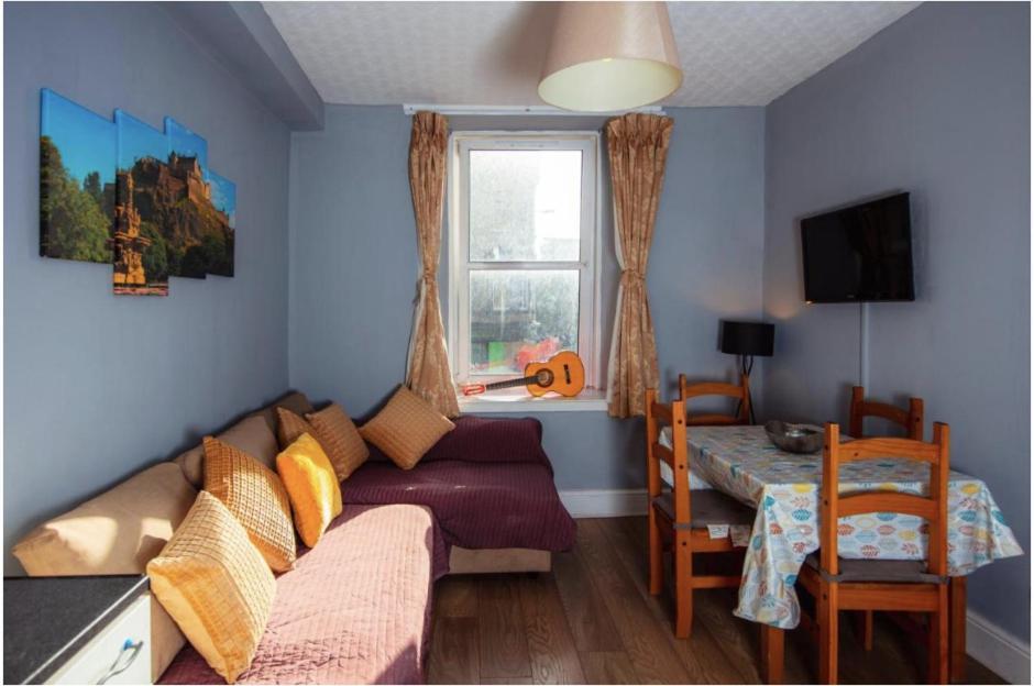 Warm & Welcoming City Center - Meadows! 2 Apartment