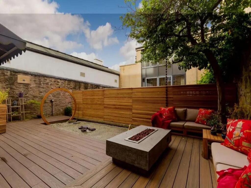 Beautiful 3bed On York Place Apartment *