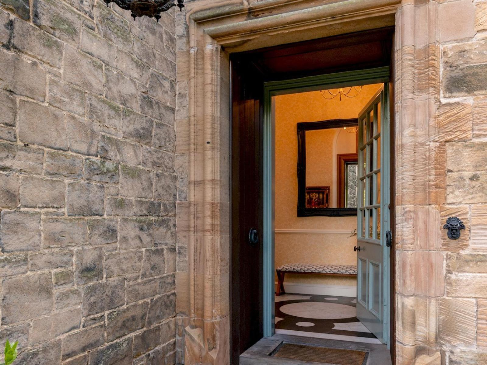 Holiday home Elegant 17th Century - Pass The Keys Edinburgh