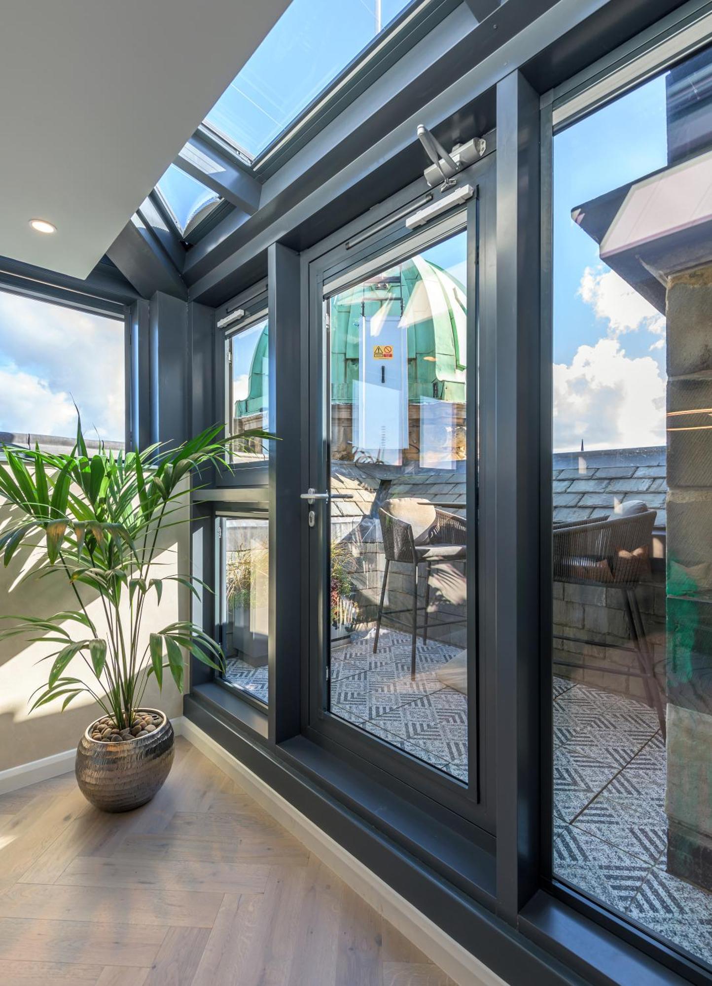 Righ Residences - George Street Aparthotel