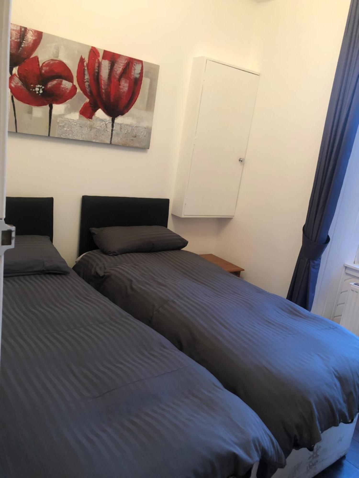 Morrison Street Apartment *