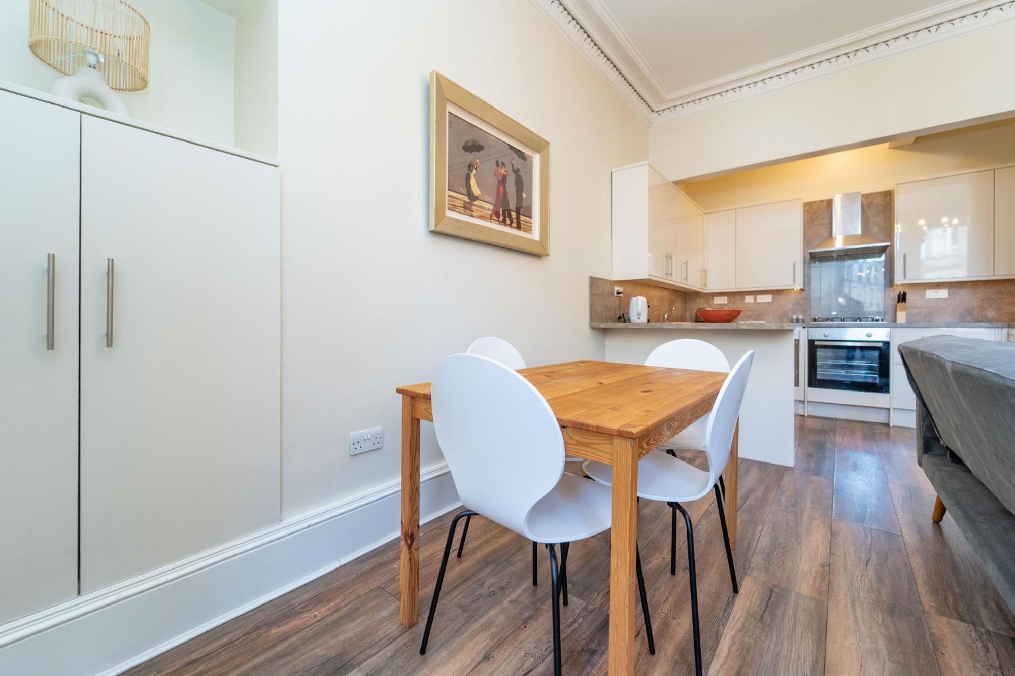 Queensferry To Leith Apartment Edinburgh