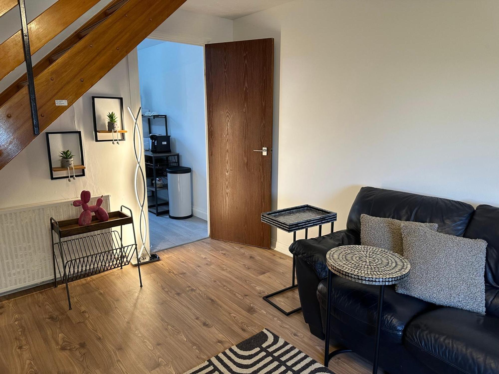Cozy 2 Bedrooms With Private Parking Space And Garden * Edinburgh