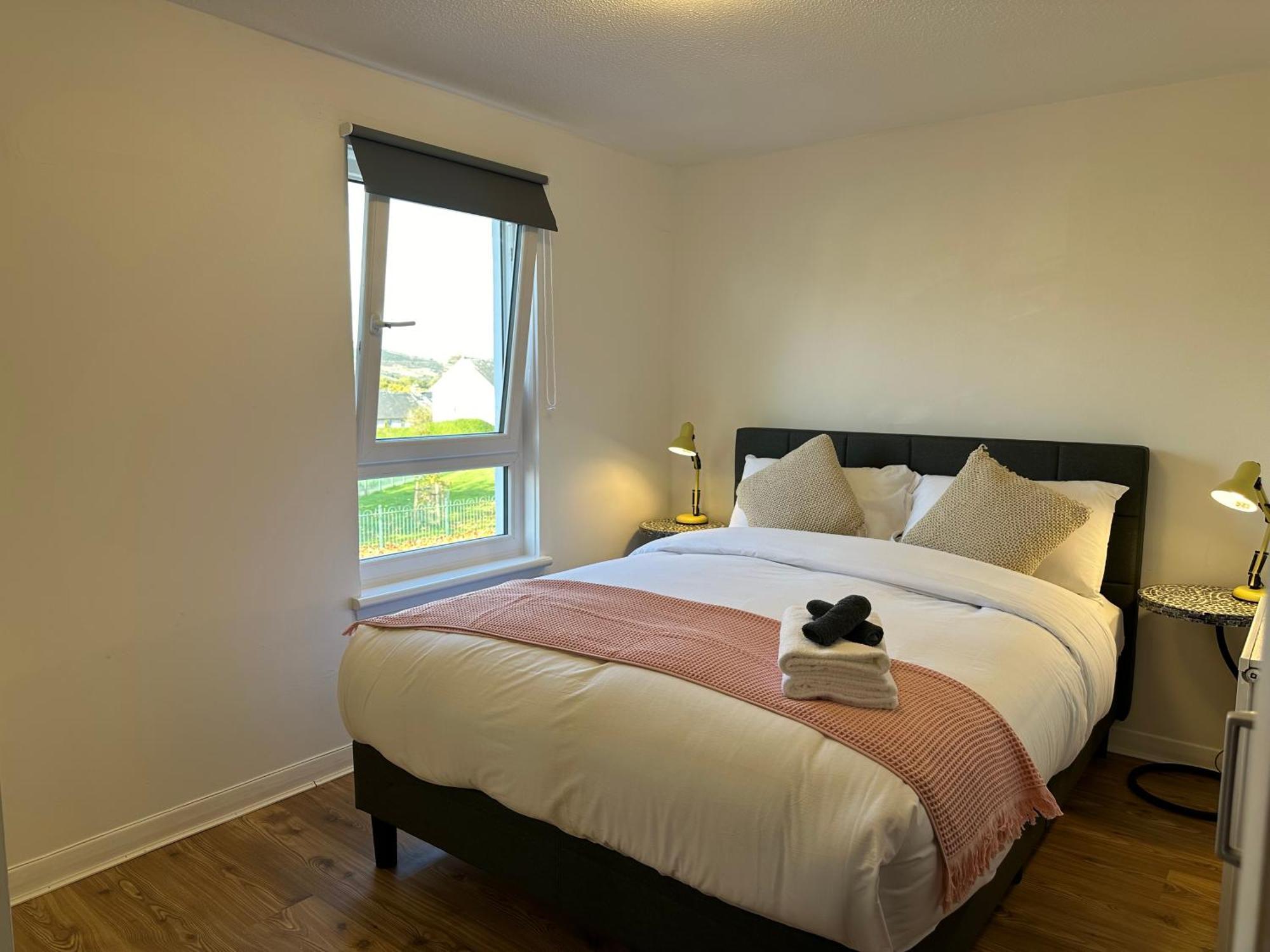 Cozy 2 Bedrooms With Private Parking Space And Garden Apartment Edinburgh