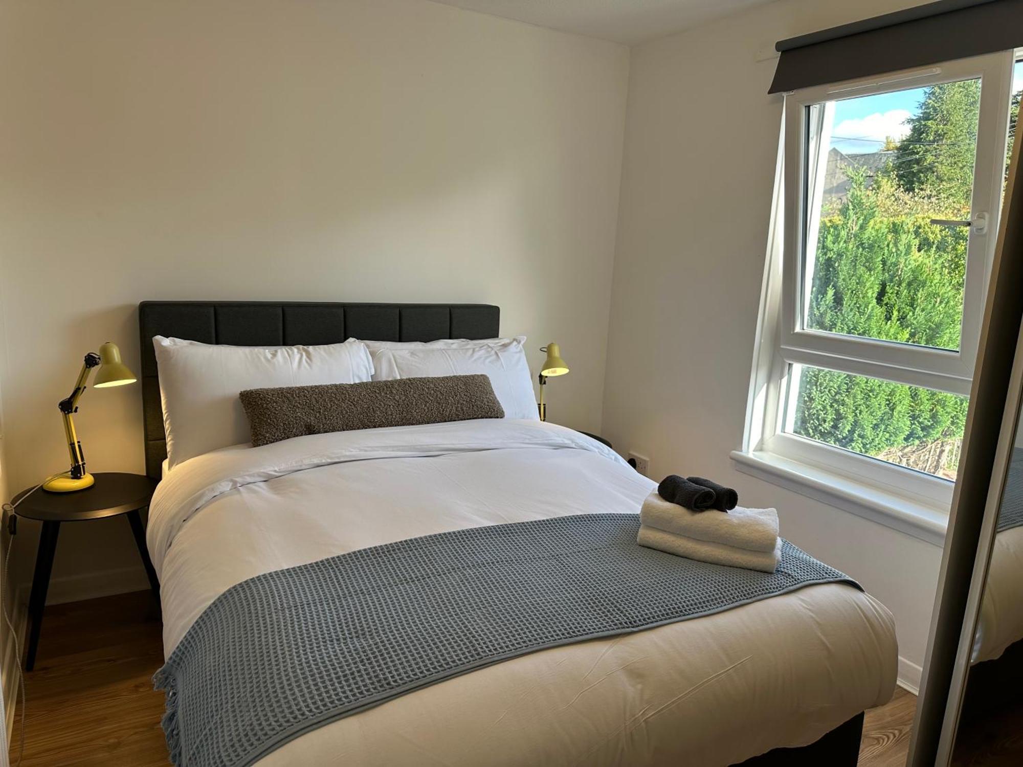 Apartment Cozy 2 Bedrooms With Private Parking Space And Garden *
