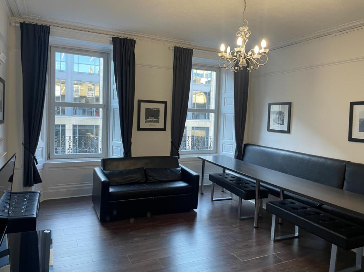 Morrison Street Apartment