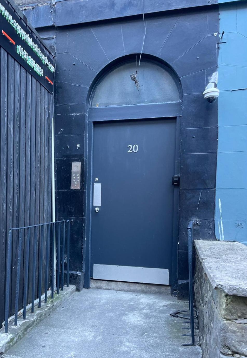 Morrison Street Apartment