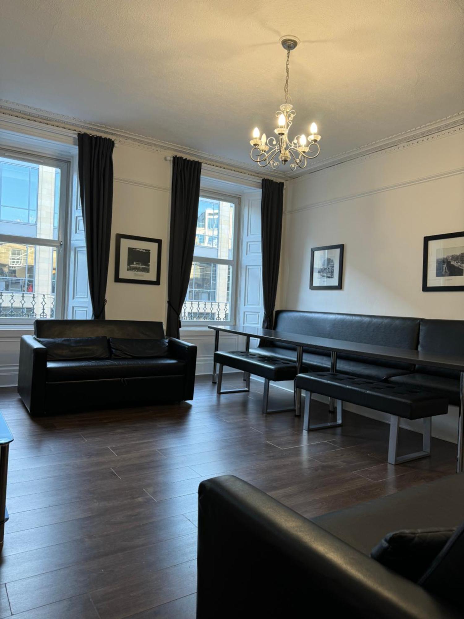 Morrison Street Apartment *