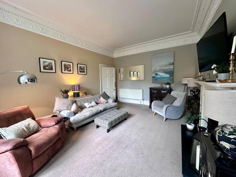 Stylish Murrayfield Sanctuary Apartment