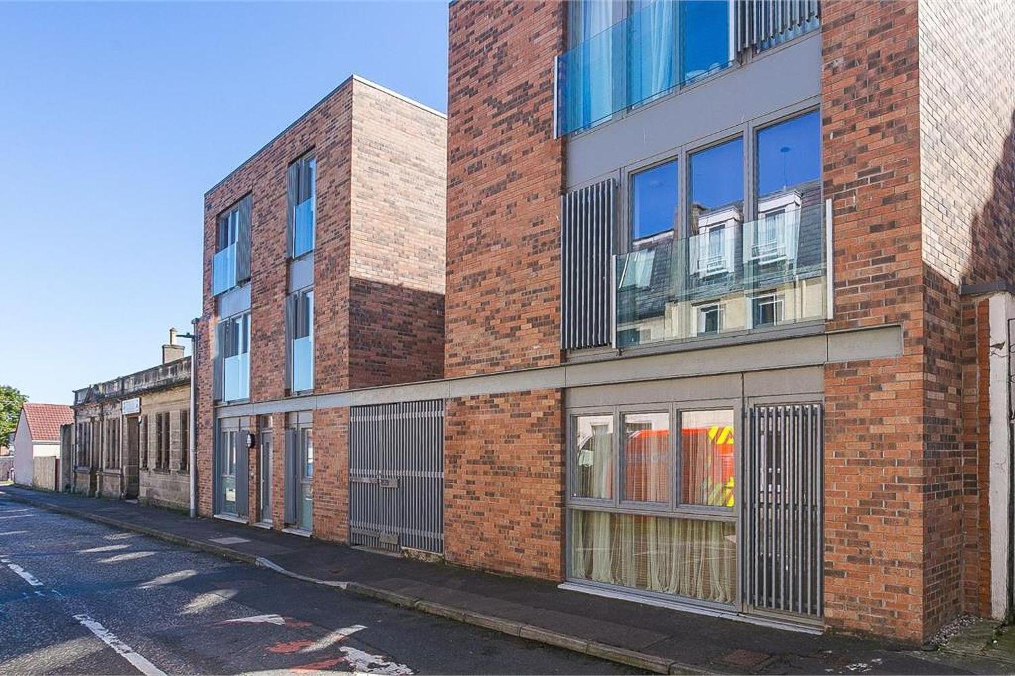 Heavenly Pad Portobello - Built In 2022 Apartment