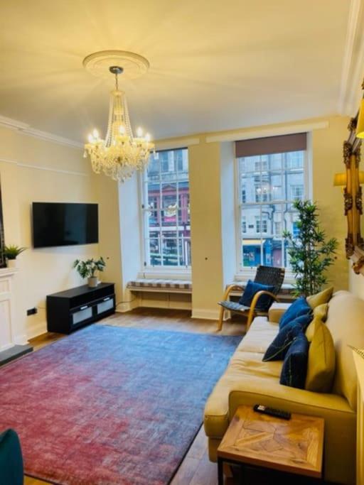 Stunning Royal Mile 2 Bedroom