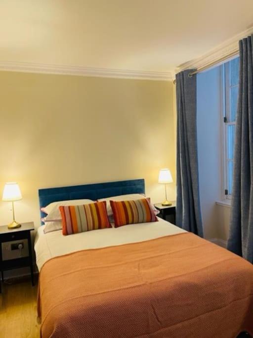 Apartment Stunning Royal Mile 2 Bedroom *