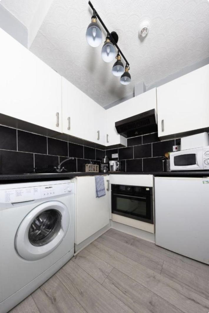 Apartment Cozy City Center Apt - Meadows 5! *