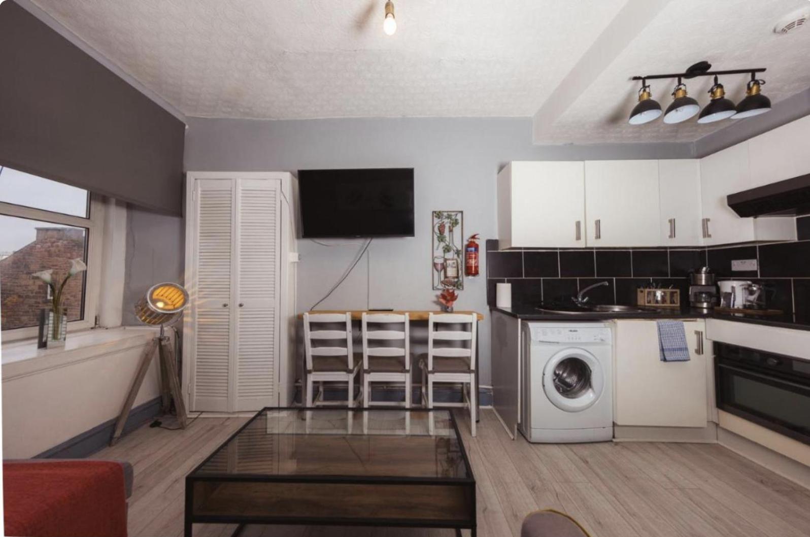 Cozy City Center Apt - Meadows 5! Apartment Edinburgh