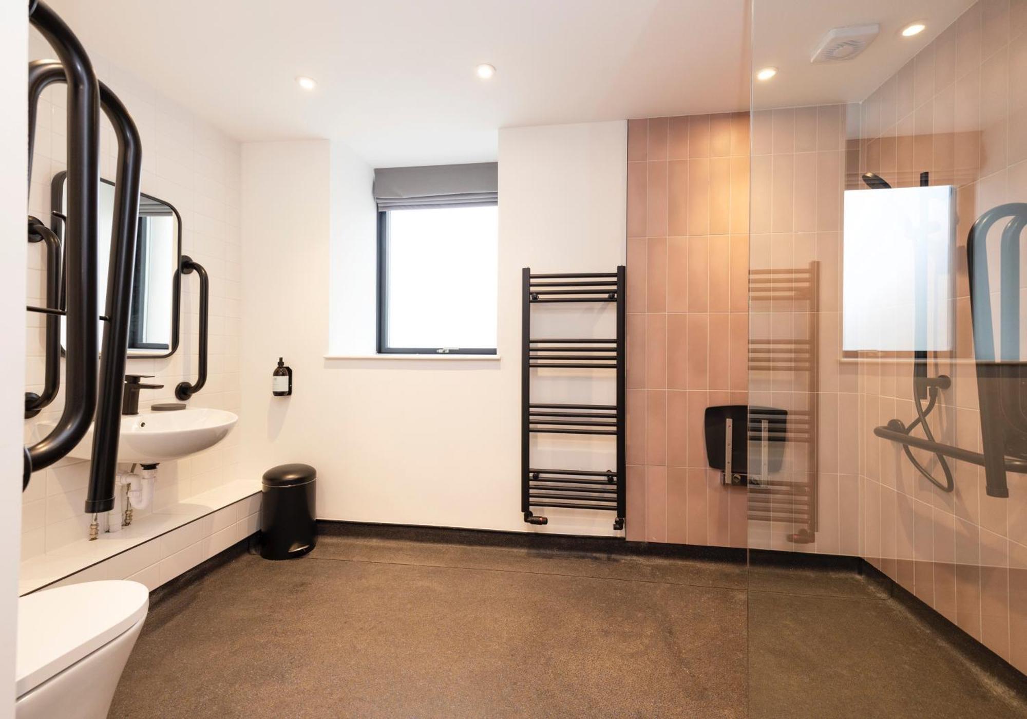 Charming Near Holyrood Park & Calton Hill Apartment EDI
