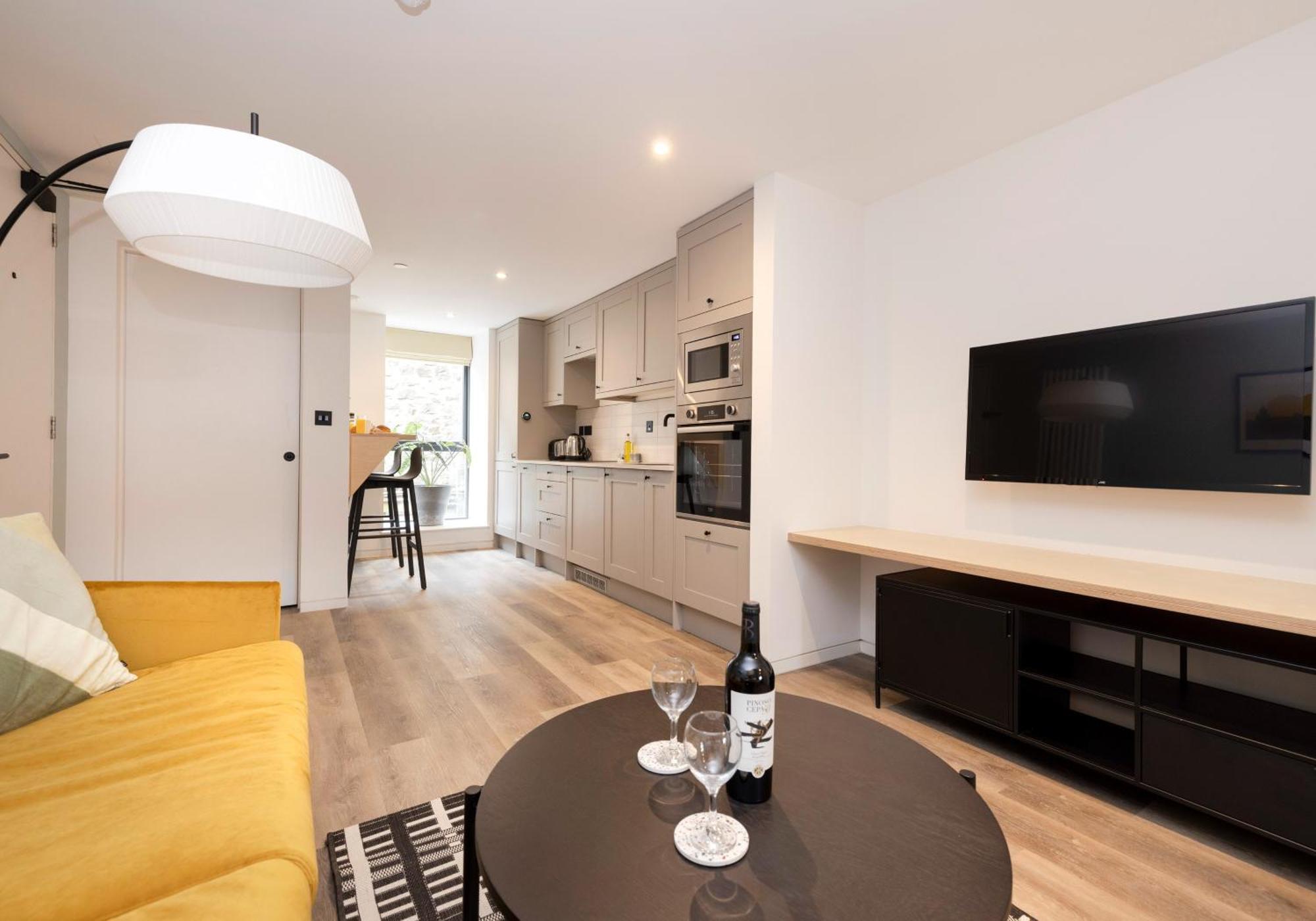 Apartment Charming Near Holyrood Park & Calton Hill EDI