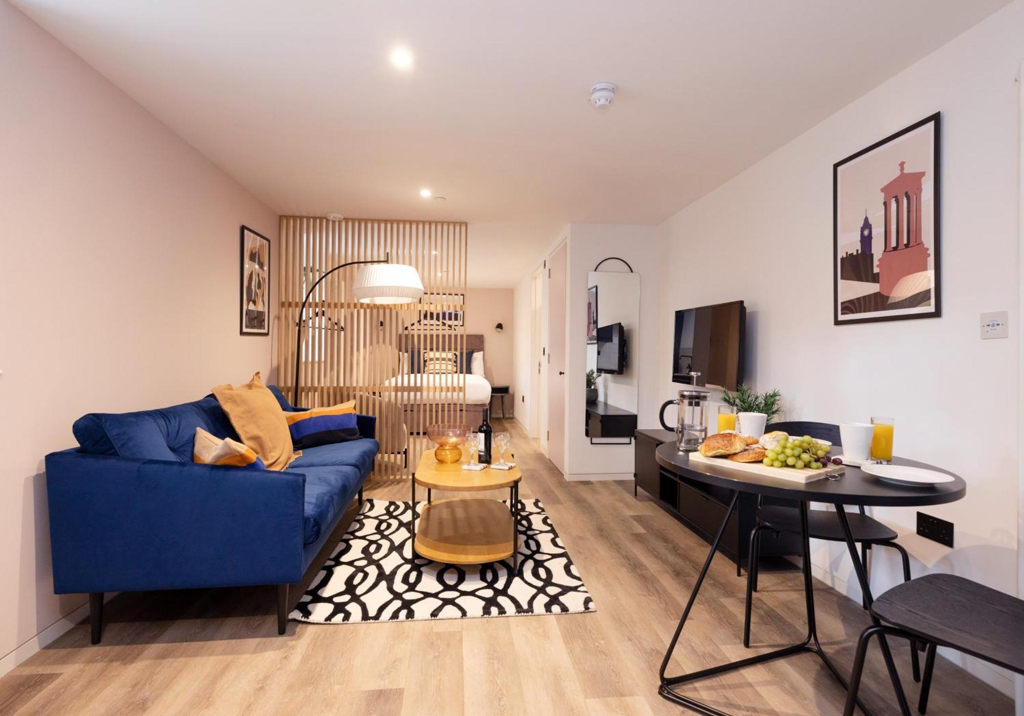 Apartment Charming Near Holyrood Park & Calton Hill EDI