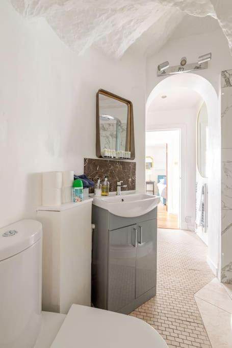 Stunning Royal Mile 2 Bedroom Edinburgh