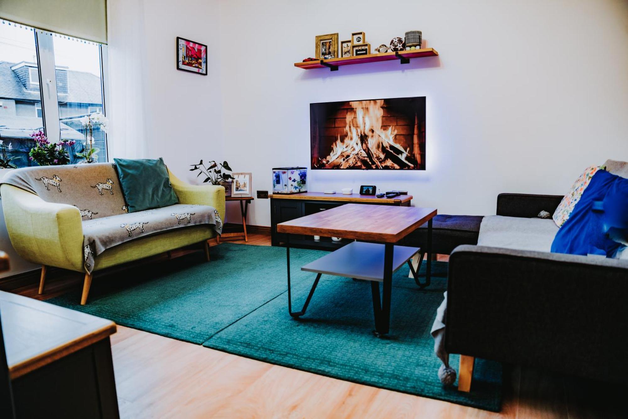 Large Bedroom, Close To Airport And Centre Edinburgh