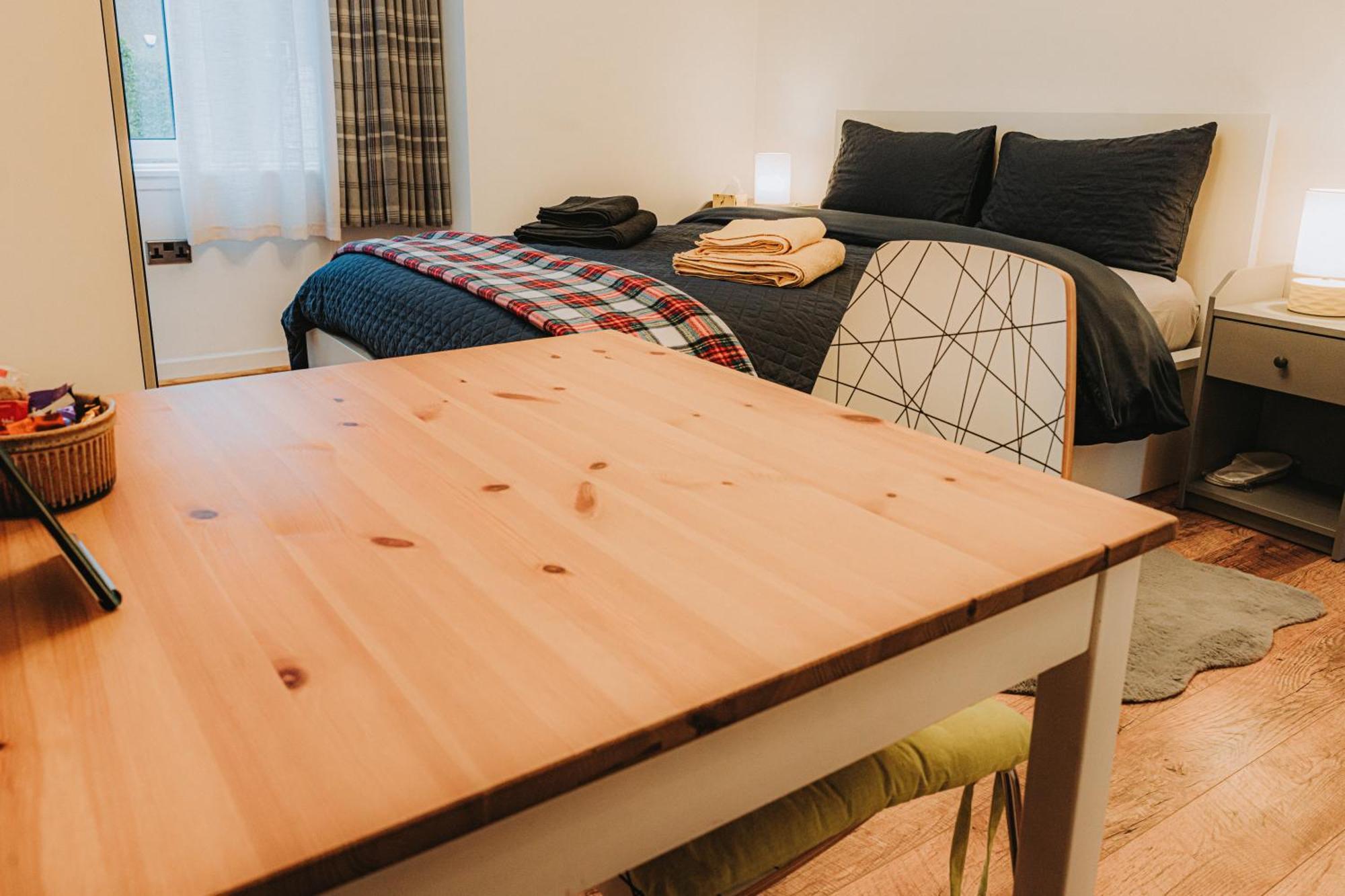 Homestay Large Bedroom, Close To Airport And Centre Edinburgh