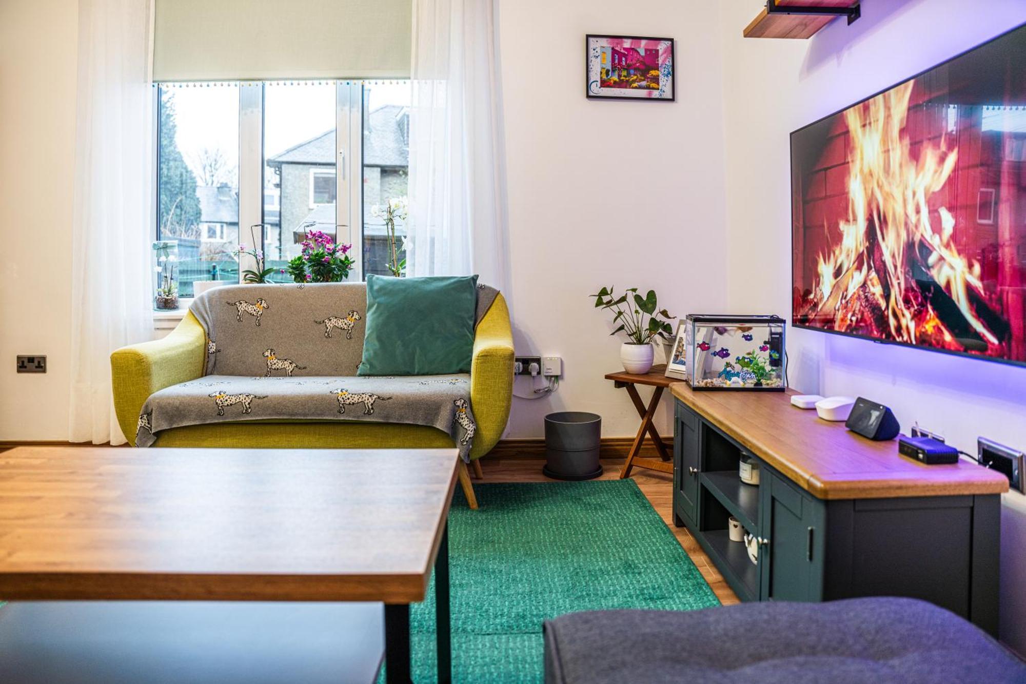 Large Bedroom, Close To Airport And Centre Homestay *