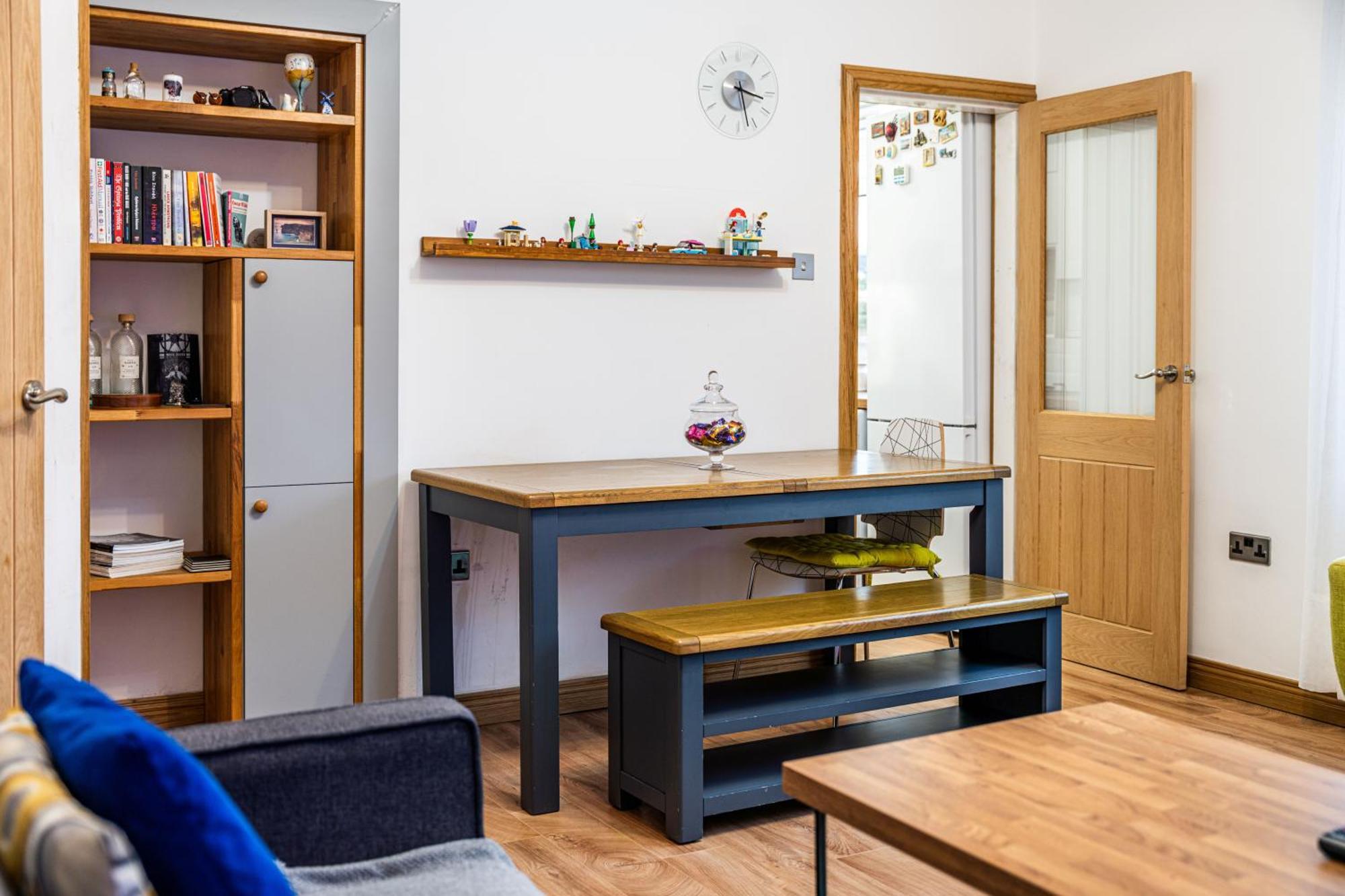 Large Bedroom, Close To Airport And Centre * Edinburgh