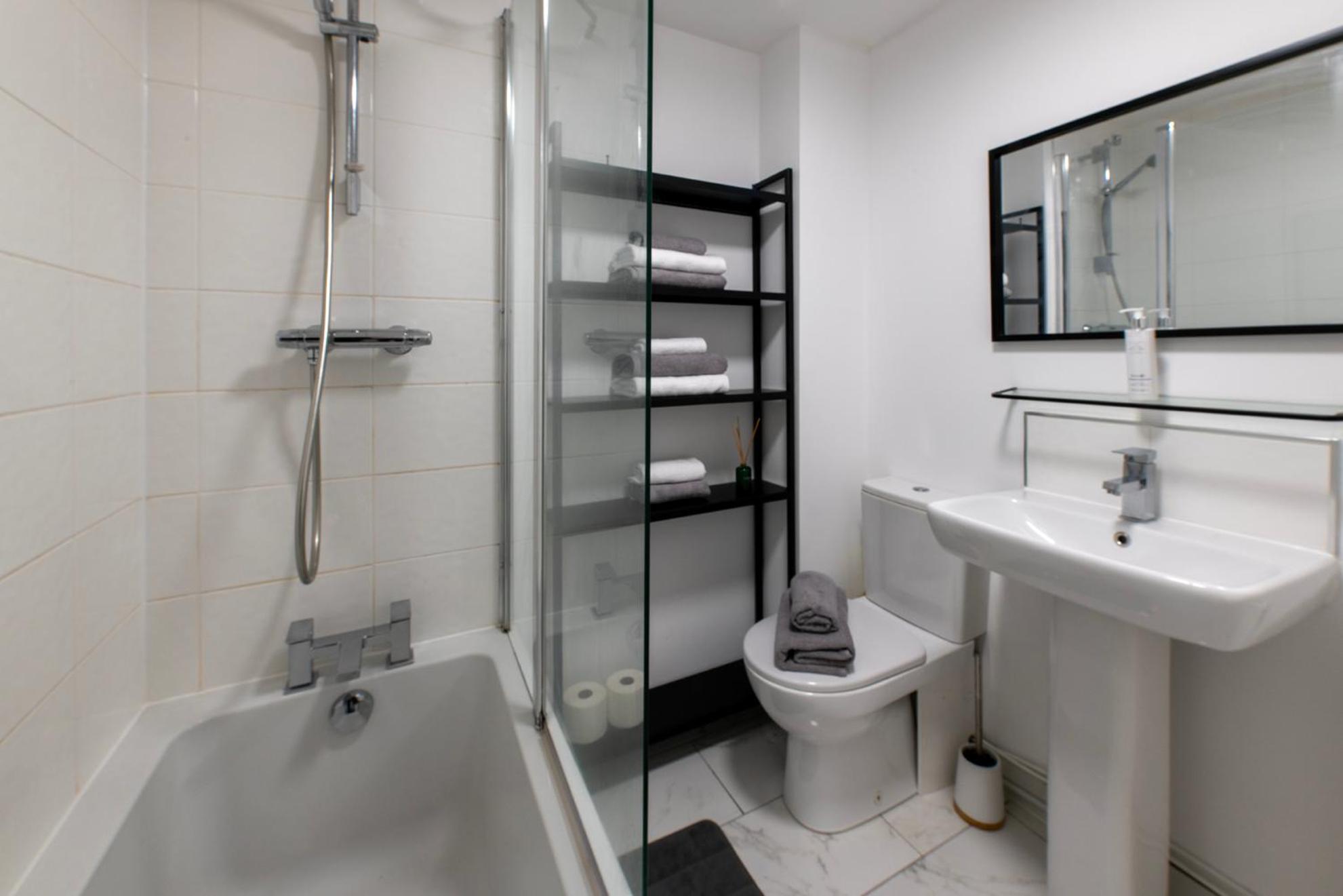 Luxury 4 Bedroom Townhouse With Free Parking Apartment Edinburgh