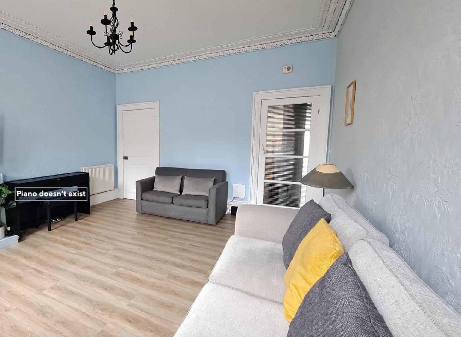 Spacious Victorian Flat In * Edinburgh