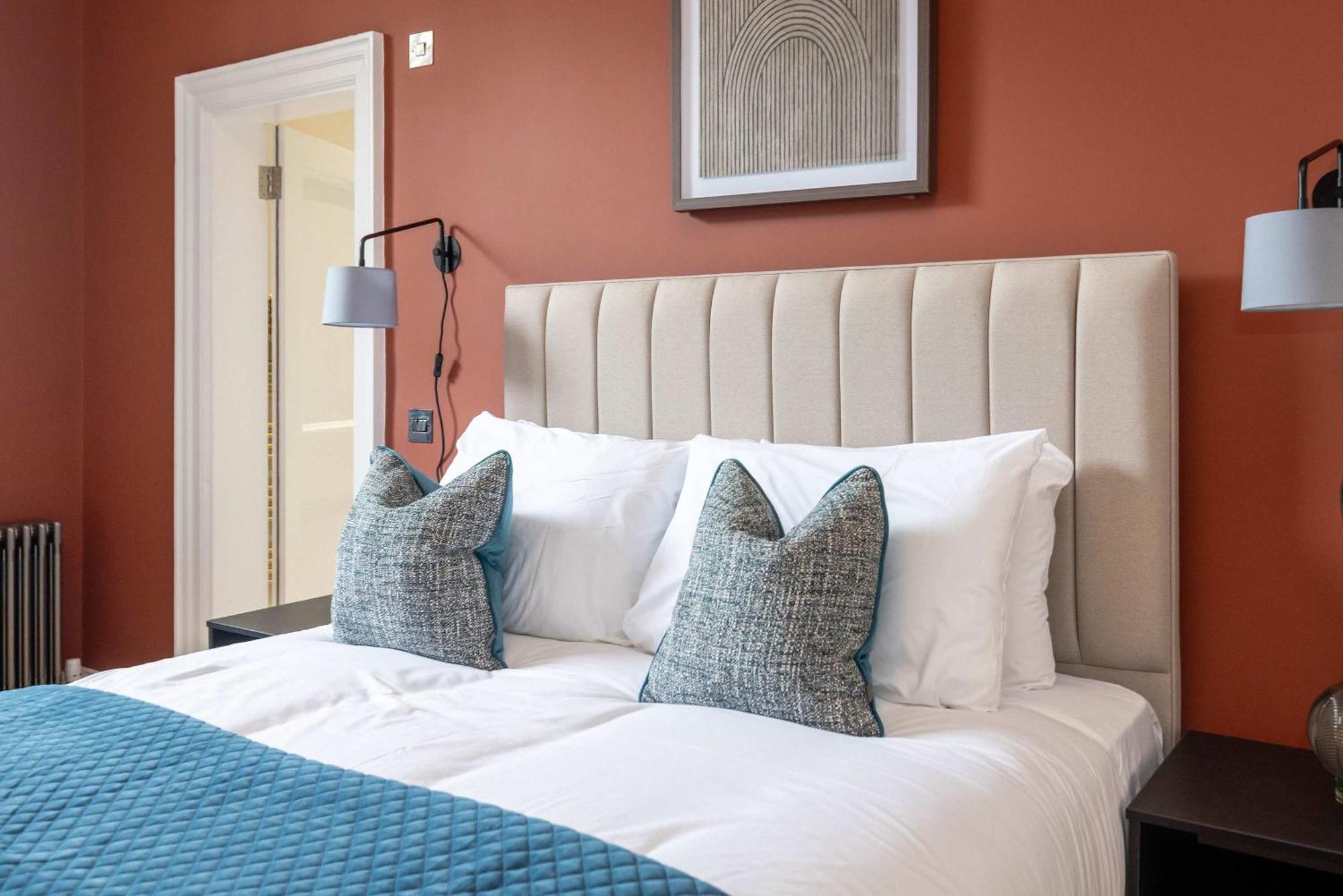 Dragon Luxury Serviced At Albyn Place Apartment