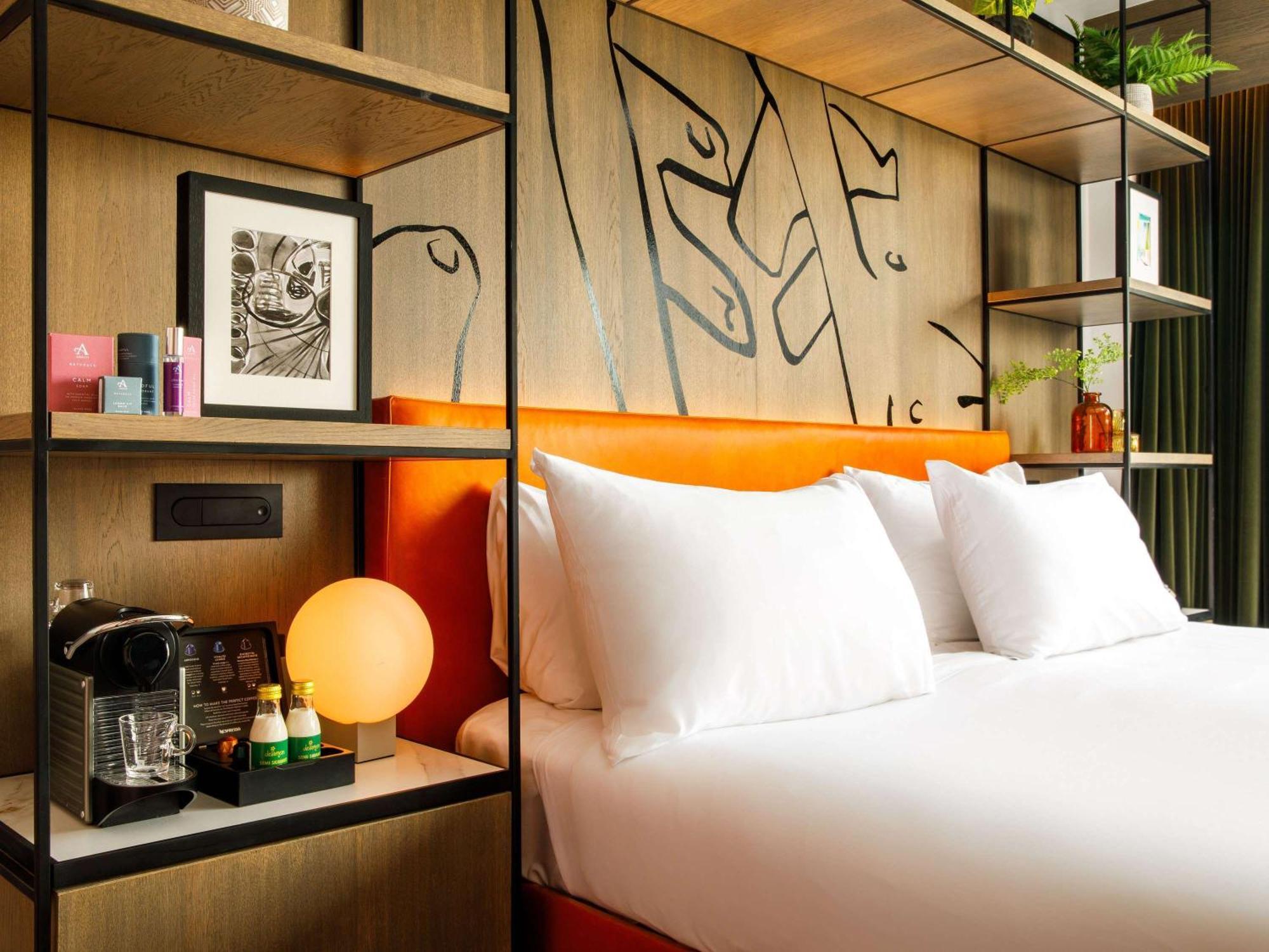 Hotel Ibis Styles St Andrew Square 3*