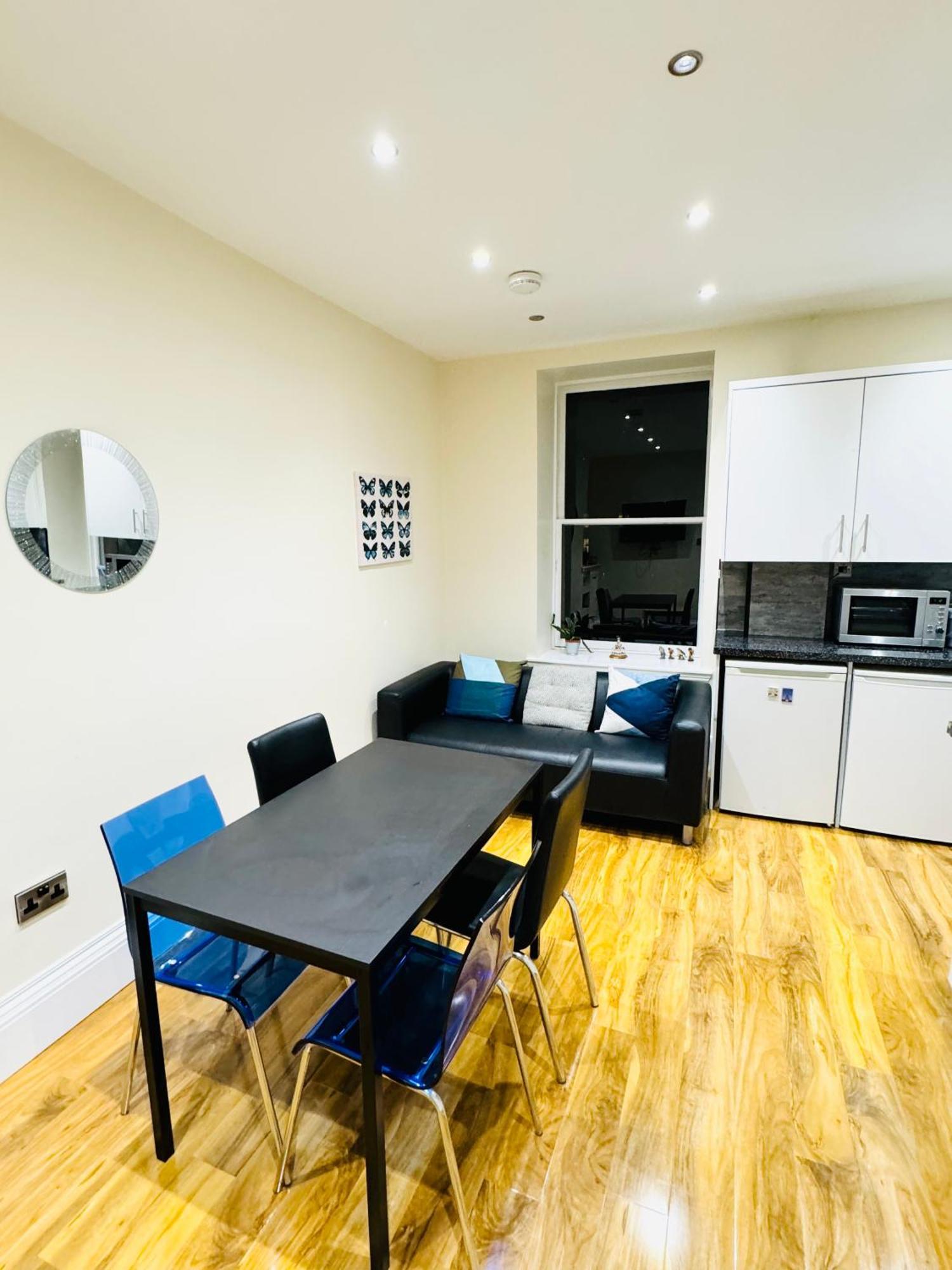 3 Bedroom With Castle Views *