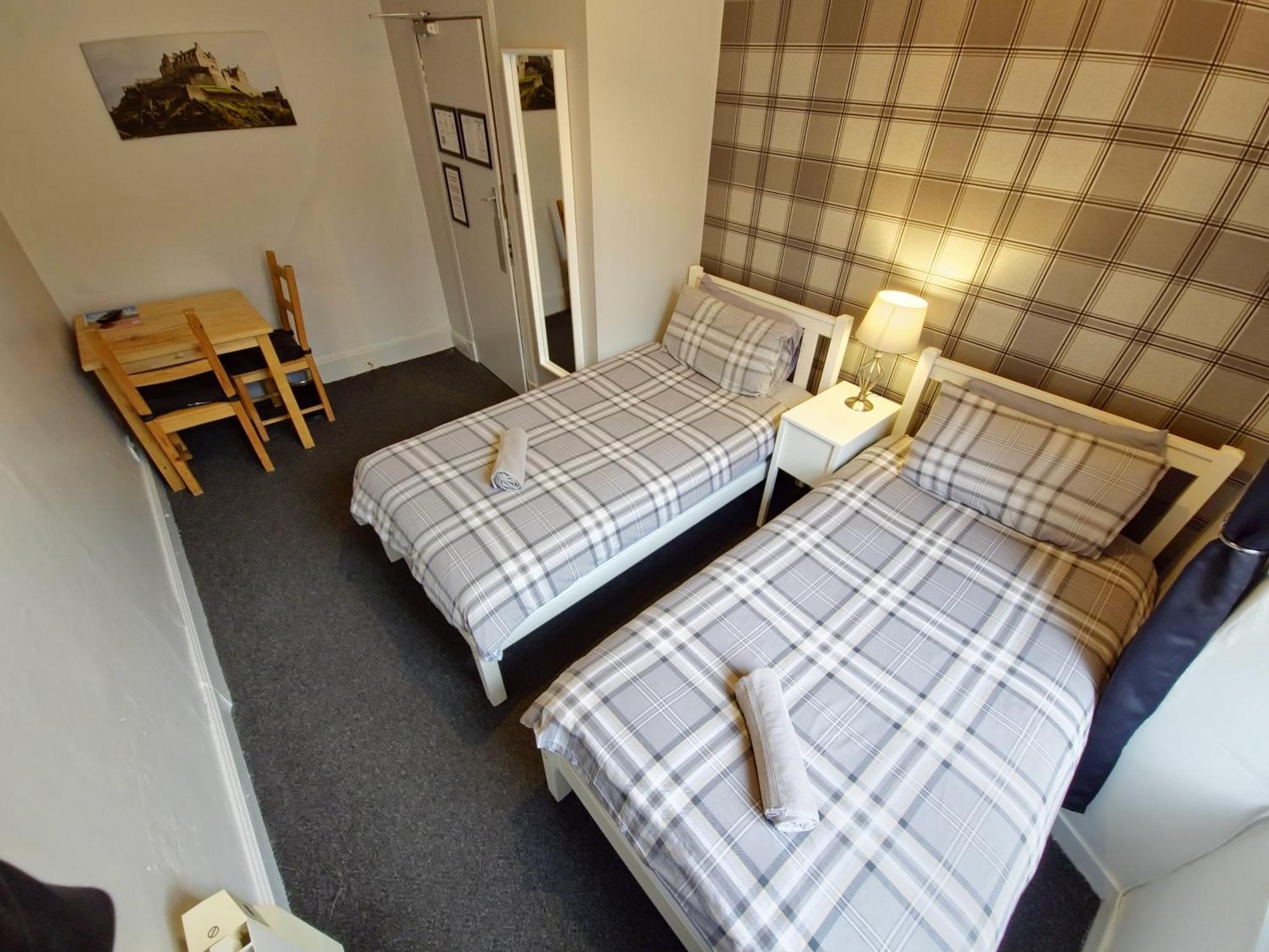 Backpackers Hostel *